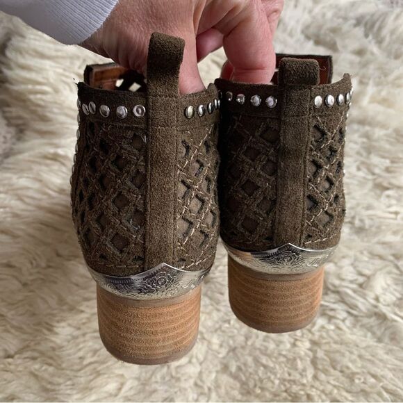 Jeffrey Campbell Tagalong Stud Western Cut Out Ankle Bootie Olive Green Size 6 - Picture 8 of 11